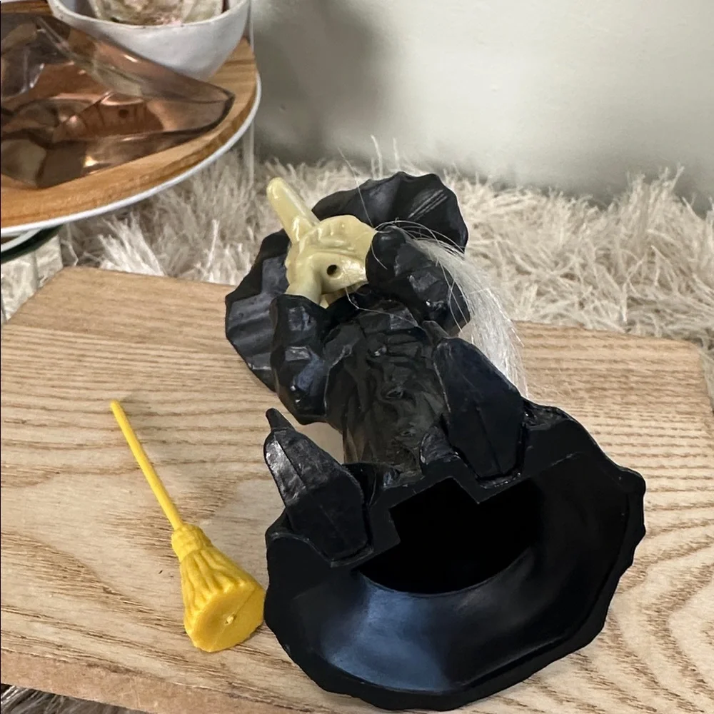 Vintage Witch Wilton 1979 5
